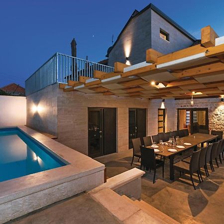 9 Bedroom Lovely Home In Kaprije Exterior foto